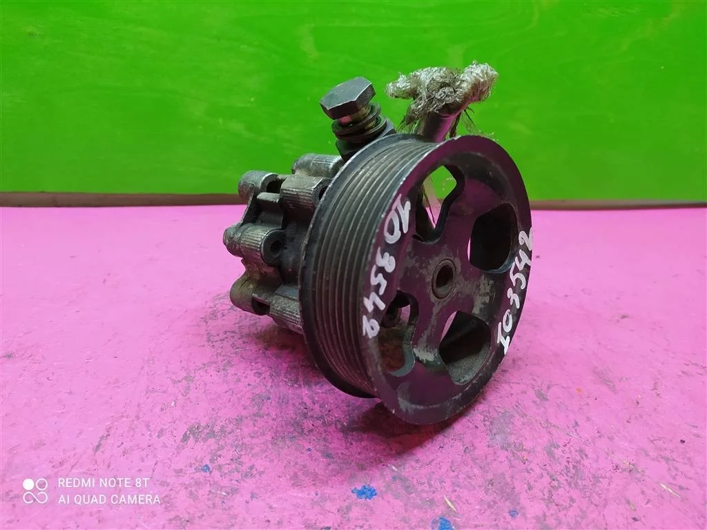 Насос Гура LR Discovery 3 RR Sport 2,7 QVB500400