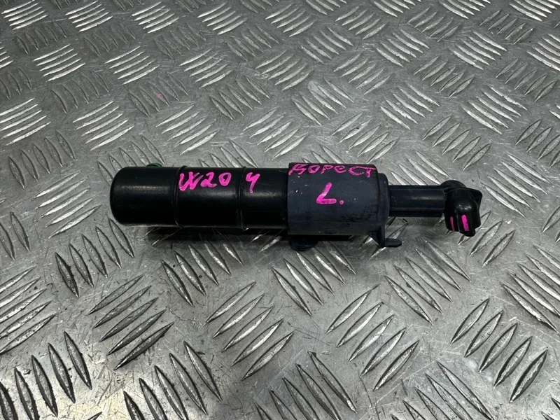 Форсунка омывателя фар Mercedes W204