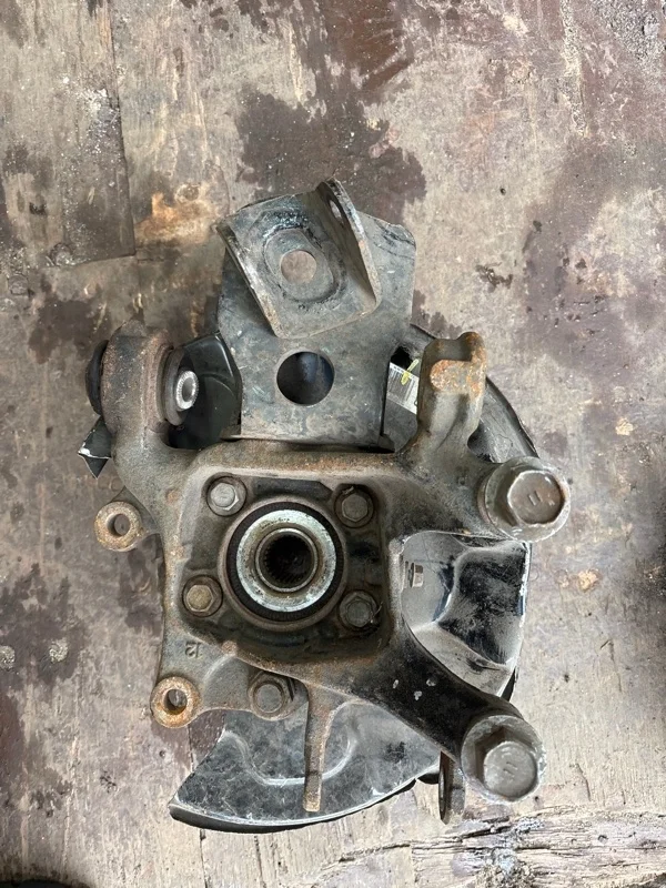 Кулак задний правый Lexus Nx 300H 2017-2021 2019 4230442020 2.5 2ARFXE 2AR2291728