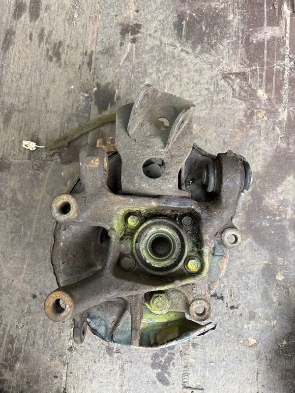 Кулак задний левый Toyota Rav 4 (Xa30) (2005-2014) 2006 4230542020 2.0 I 1AZFE