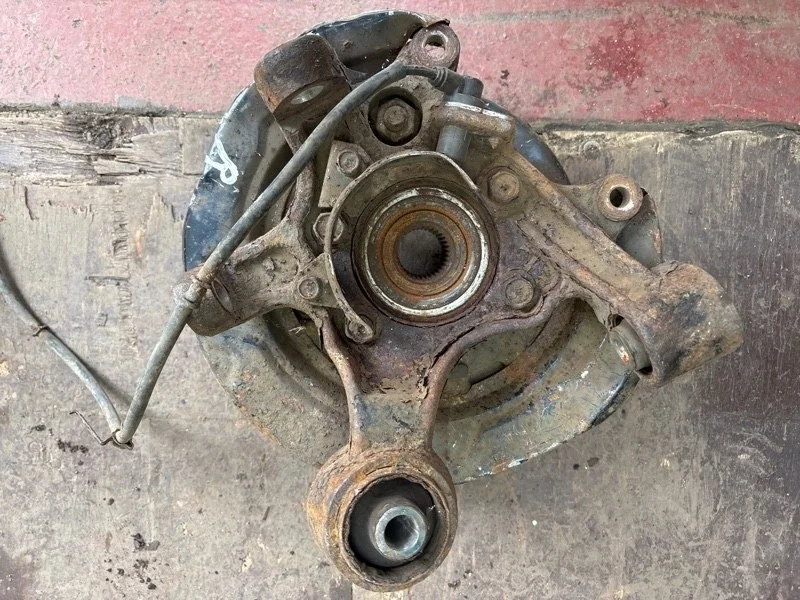 Кулак задний правый Mitsubishi Pajero Iv (2006-2019) 2010 3770A016