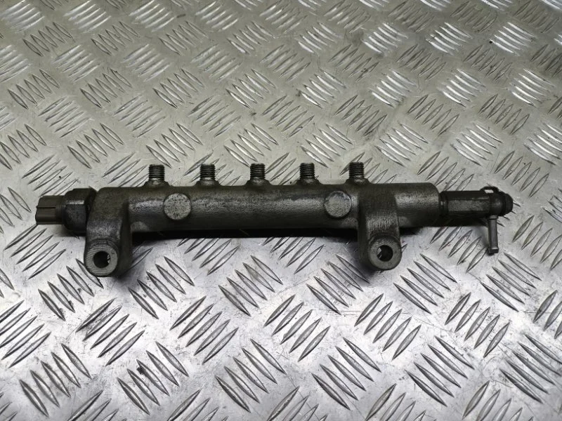 Топливная рампа Nissan Pathfinder (R51M) 2004-2013 2007 17520EB305 2.5 D YD25DDTI