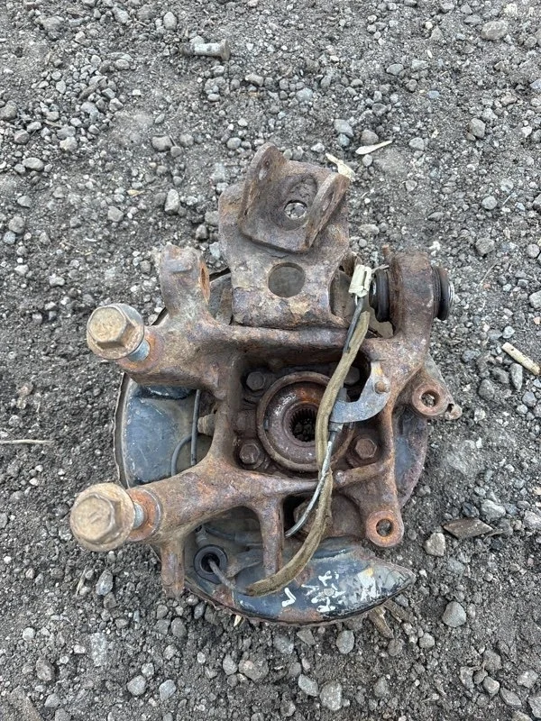 Кулак задний левый Toyota Rav 4 (Xa30) (2005-2014) 2009 4230542020