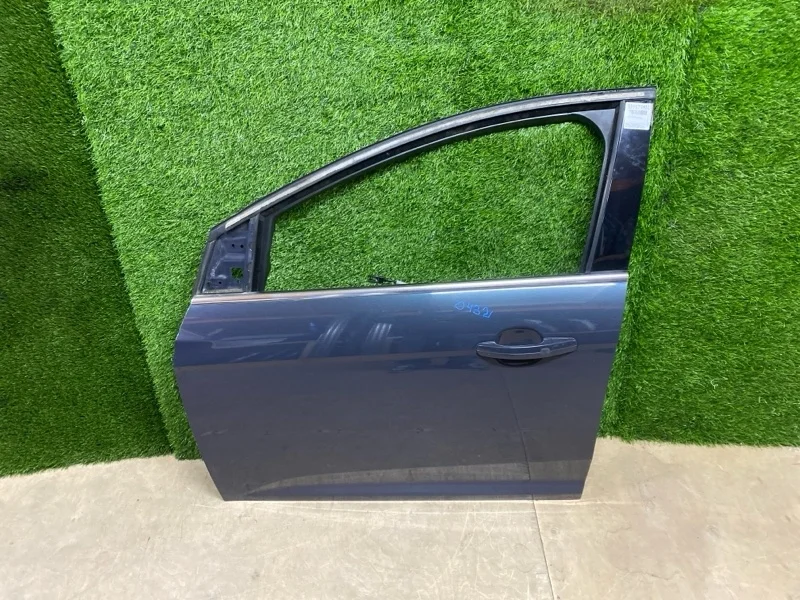 Дверь в сборе Ford Focus 3 2013 2147846 CB8 MGDA, передняя левая