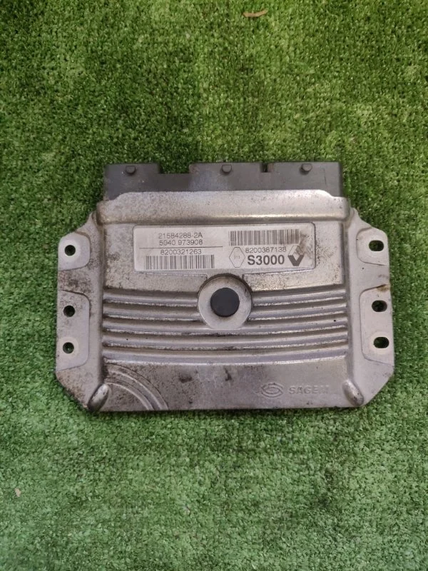 Блок управления двигателем Renault Megane