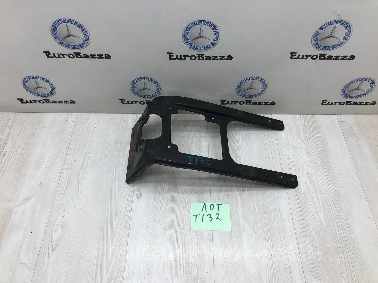 Средняя консоль телевизора Mercedes W164