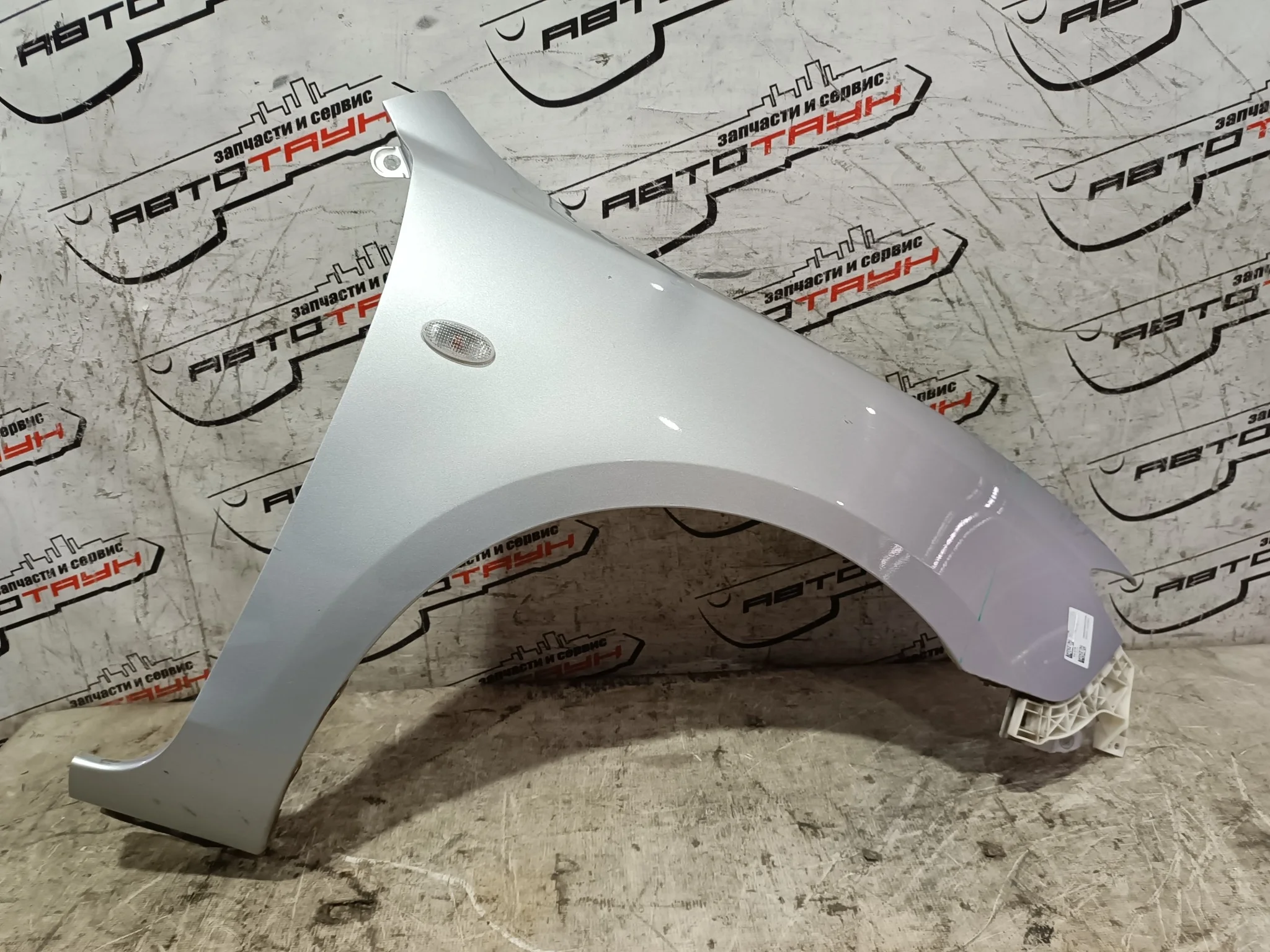 КРЫЛО MAZDA BN8V52111D ПЕРЕД ПРАВО серебро, 22V XE242