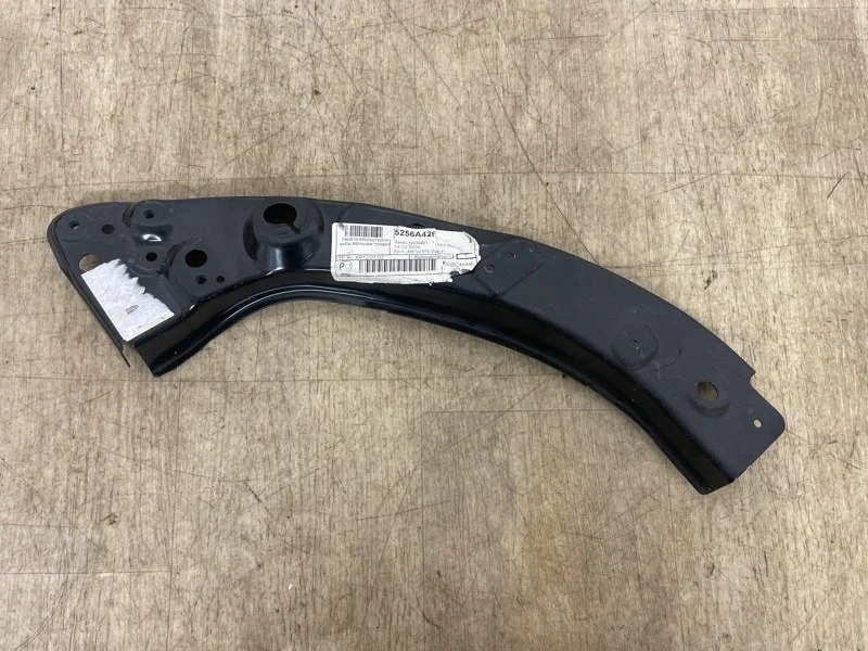 СУППОРТ ФАРЫ MITSUBISHI OUTLANDER XL 2006 2007 2008 2009 2010 2011 2012 5256A426 4B11, правый