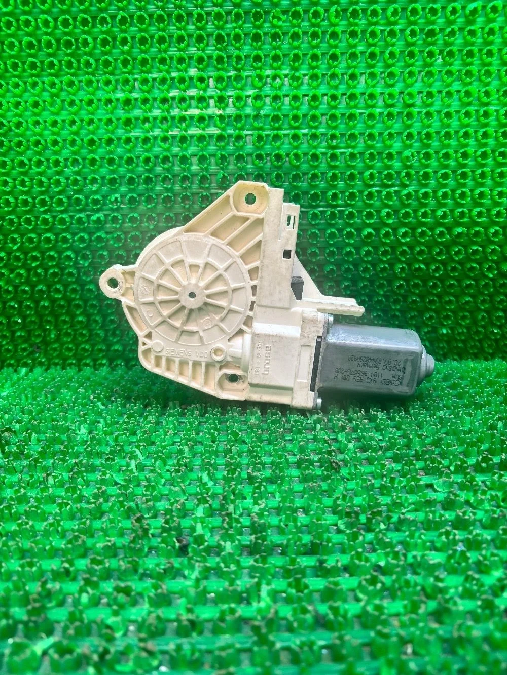 8K0959801A Моторчик стеклоподъемника левый A4 B8 (2007—2012) В наличии