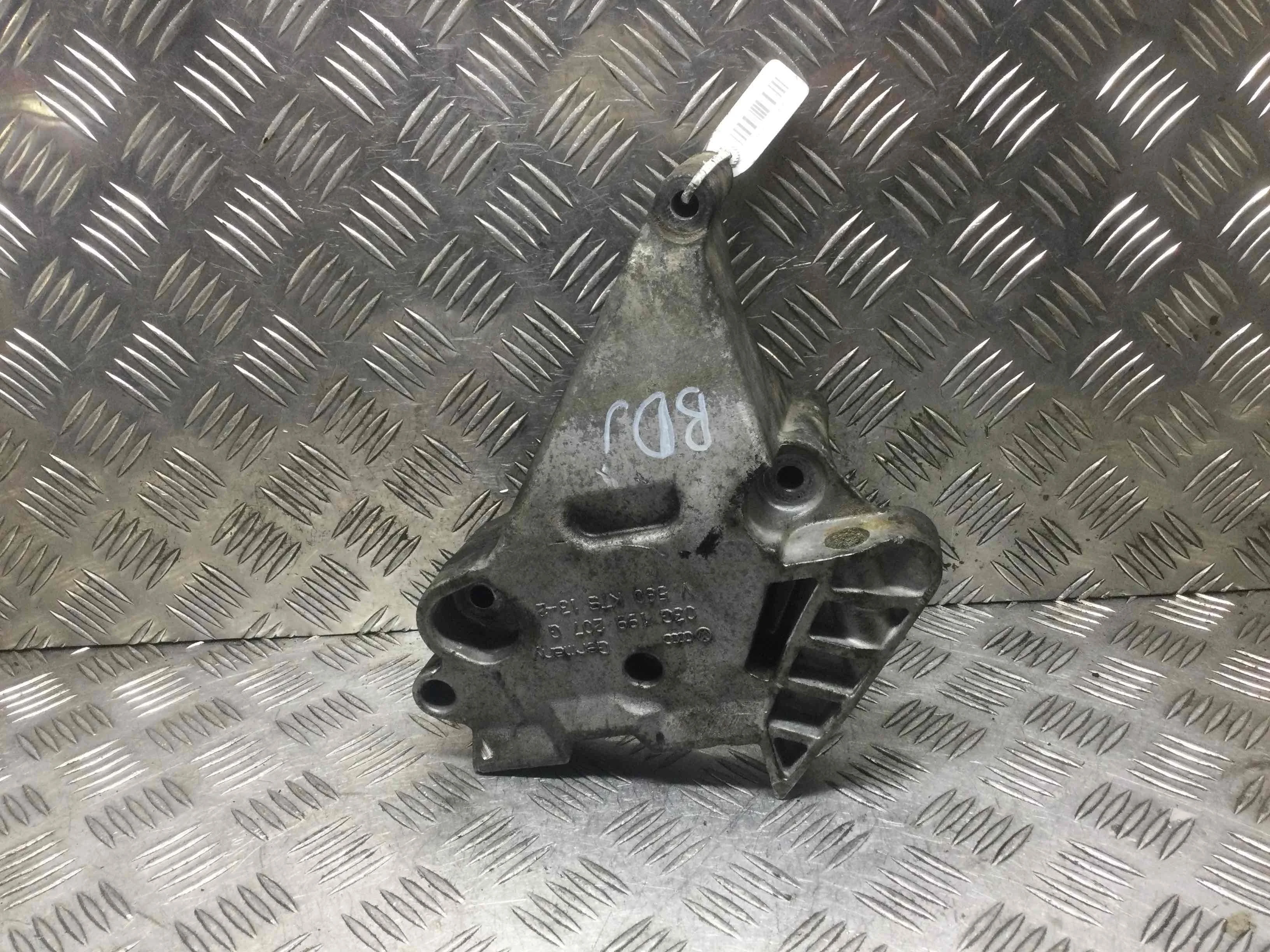 Кронштейн Volkswagen Caddy 3 поколение (2004-2010) дизель 1.9 SDI Механика Фургон