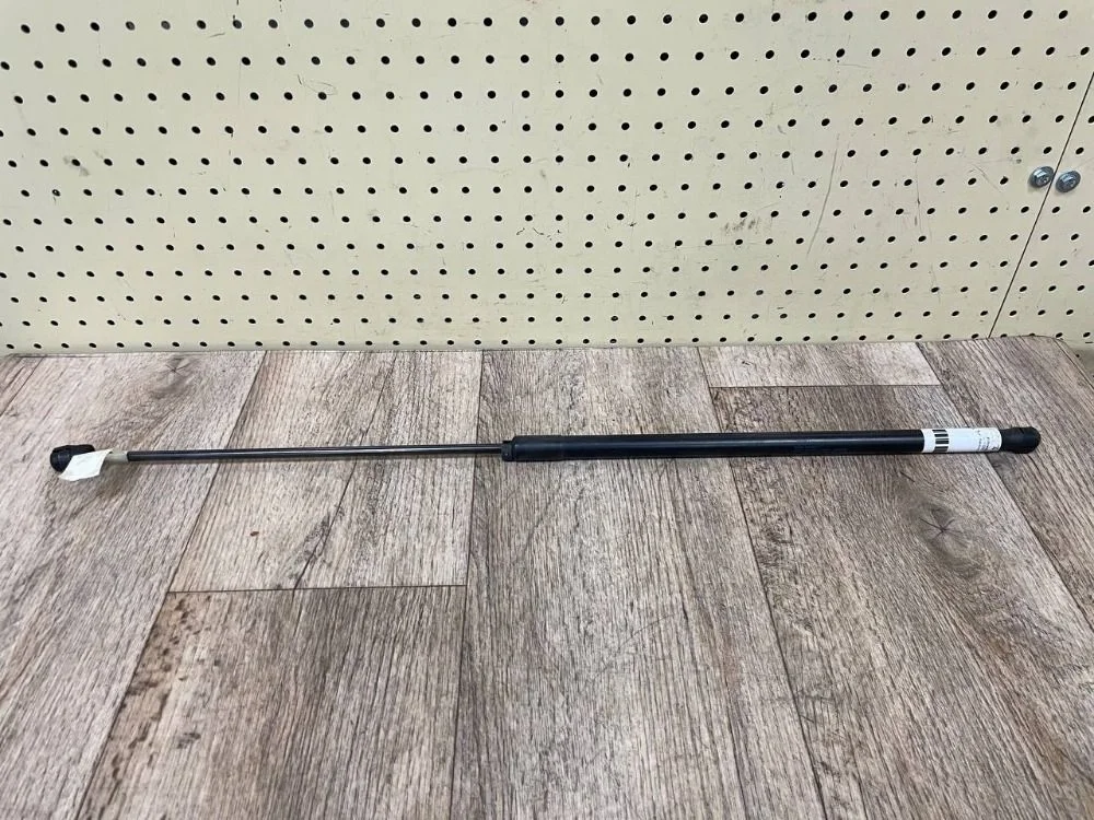 Амортизатор капота Audi A3 8P рестайлинг 2 (2008—2013) A3 8P рестайлинг 2 (2008—2013) 8P