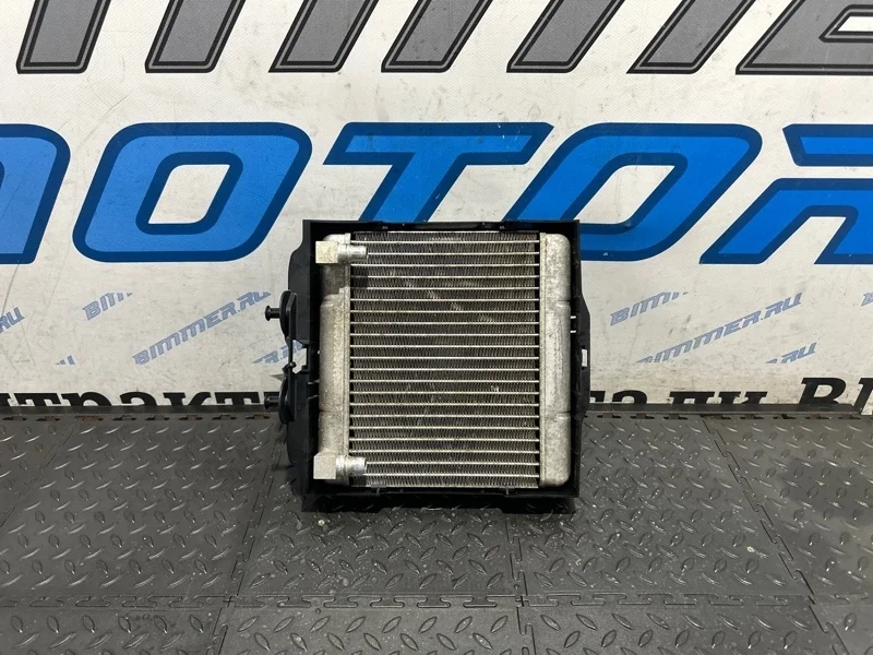 Масляный радиатор BMW 750Li 2013 17217572542 F02 N63B44B