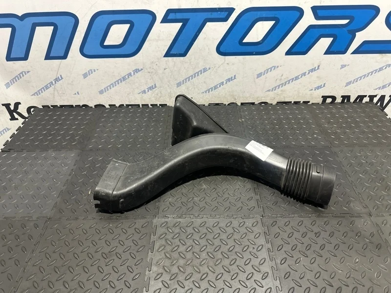 Вентиляционный канал BMW 750Li 2013 13717577472 F02 N63B44B, левый