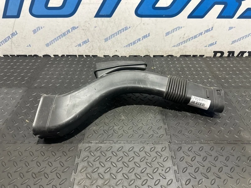 Вентиляционный канал Bmw 750Li 2013 13717577473 F02 N63B44B, правый