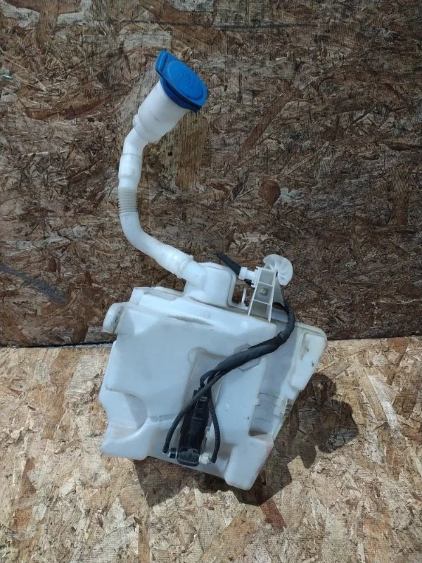 Бачок омывателя Volkswagen Polo 2015 6С1