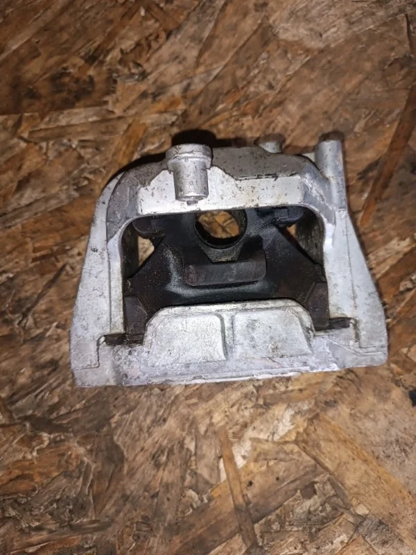 Опора двс Volkswagen Golf 2013 5K1