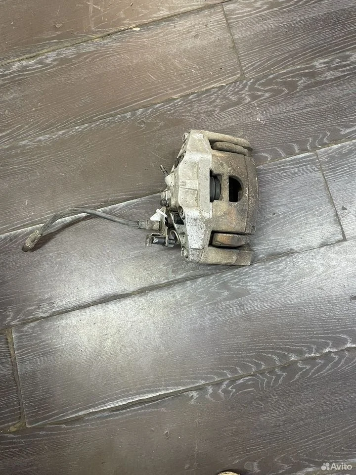 Суппорт передний левый vag 4f0615123