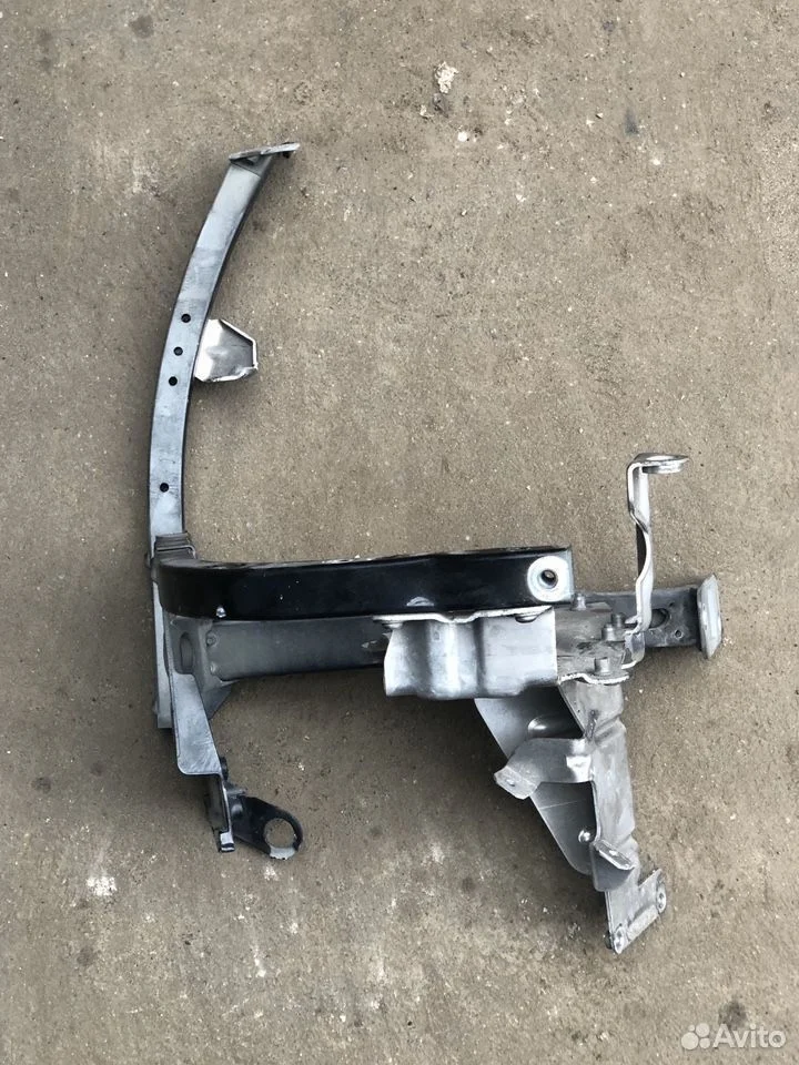 Кронштейн правого крыла audi a8 audi s8 d3