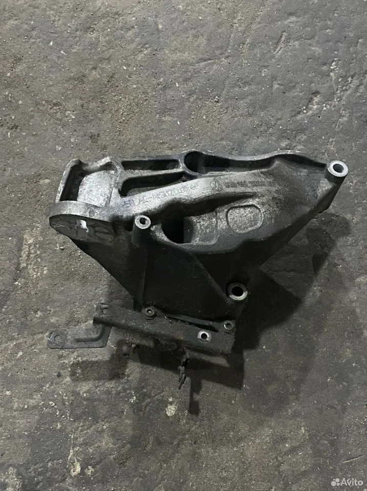 Кронштейн двигателя vw touareg 7l 2.5 tdi