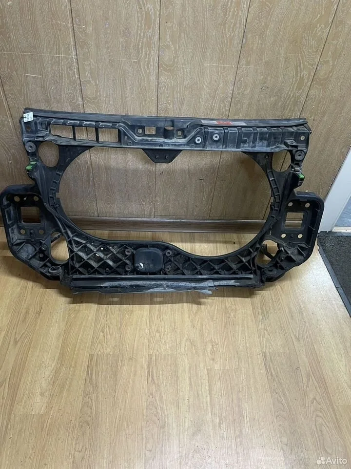 Панель передняя (телевизор) 6 цилиндров audi a6 c6