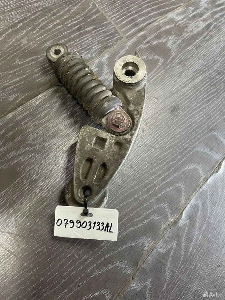 Натяжитель приводного ремня vag 079903133al