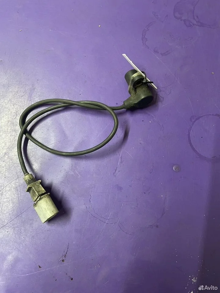 Датчик положение коленвала vag 0261210148