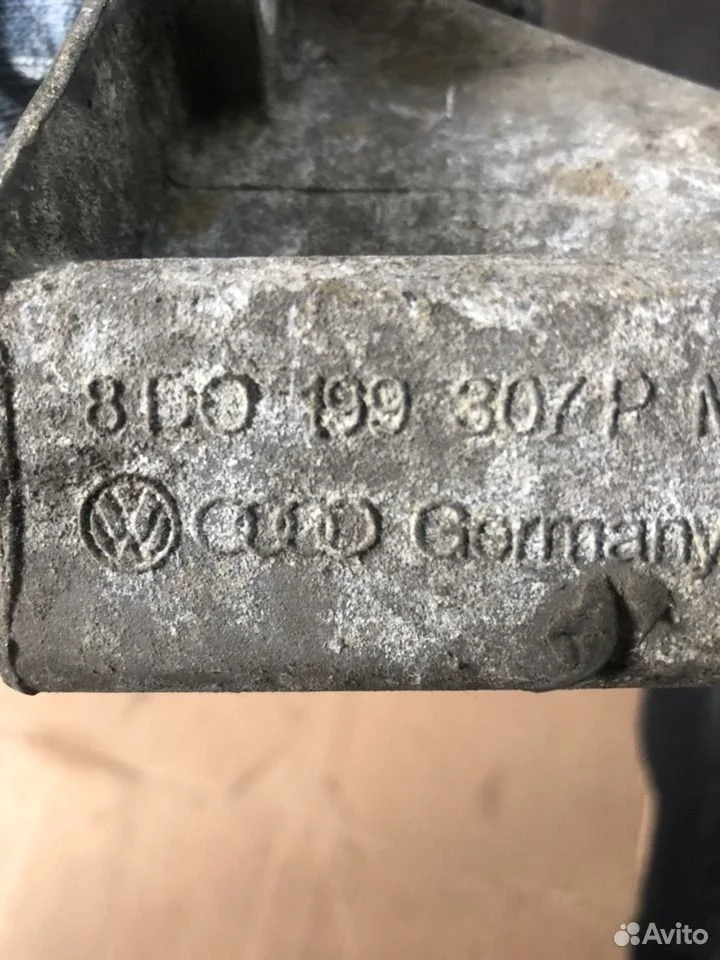 Кронштейн двигателя audi a4 a6 passat 8d0199307p