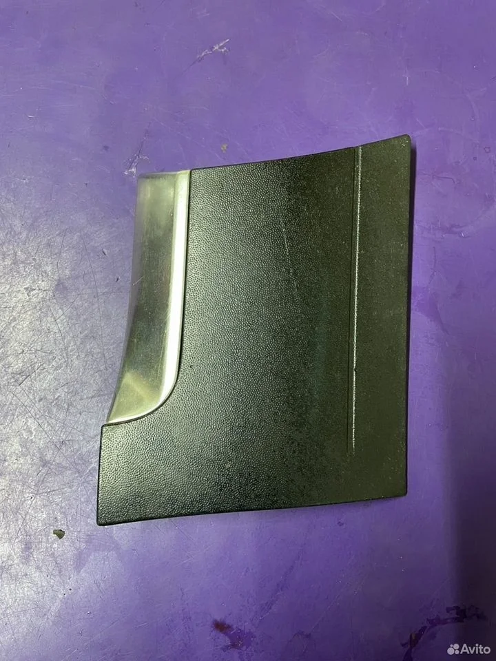 Молдинг переднего левого крыла touareg 7l6854959a