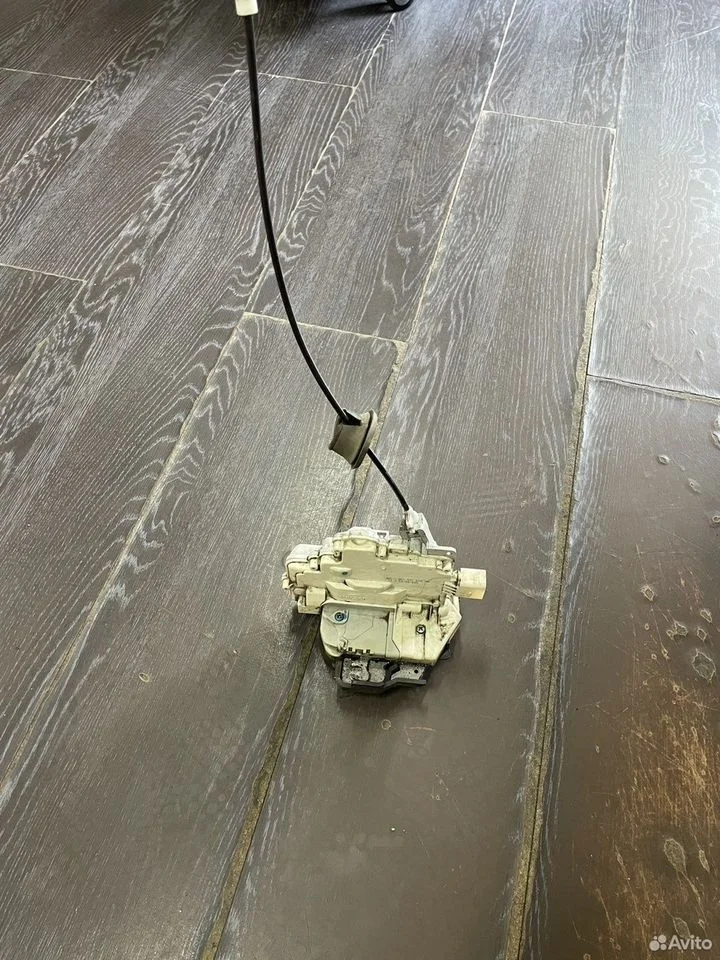 Замок передний правый audi a4 s4 rs4 8e1837016aa