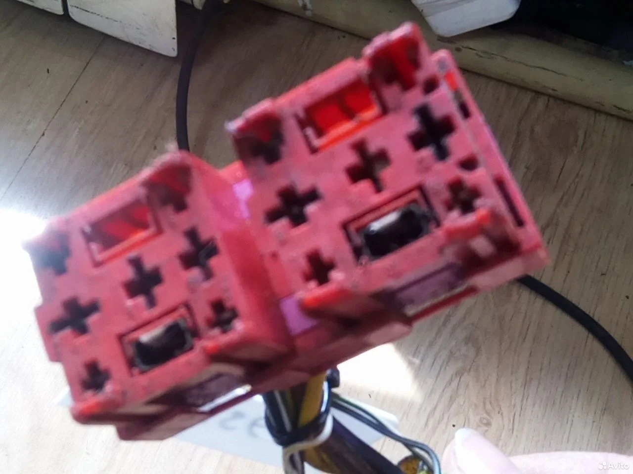 Разъемы фишки для авто vag 4a0937529