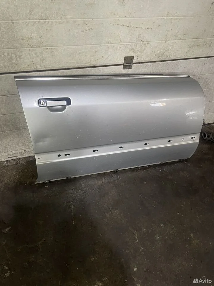 Передняя правая дверь audi a8 d2 94-98