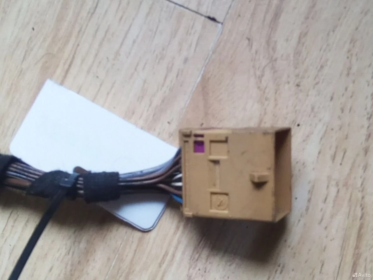 Разъемы фишки для авто vag 8e0972575