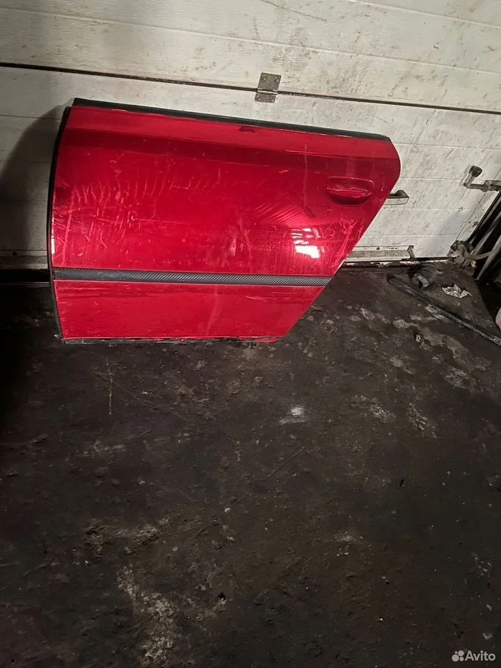 Дверь задняя левая audi a6 c5 4b0833051