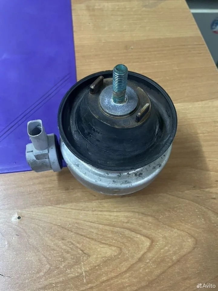 Подушка двигателя audi a6 c6 3.0 tdi 4f0199379h