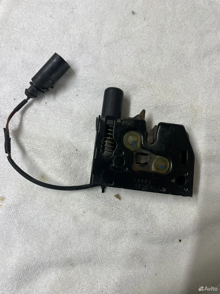 Замок капота audi a8 d4 2010 2017г 4h0823509c