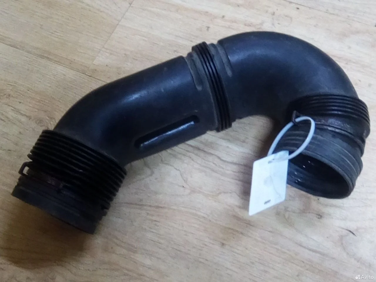 Патрубок воздушный vw touareg 7l0129684a