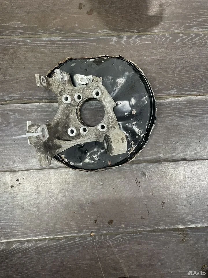 Задний кулак audi a6 c6 4f0505433h