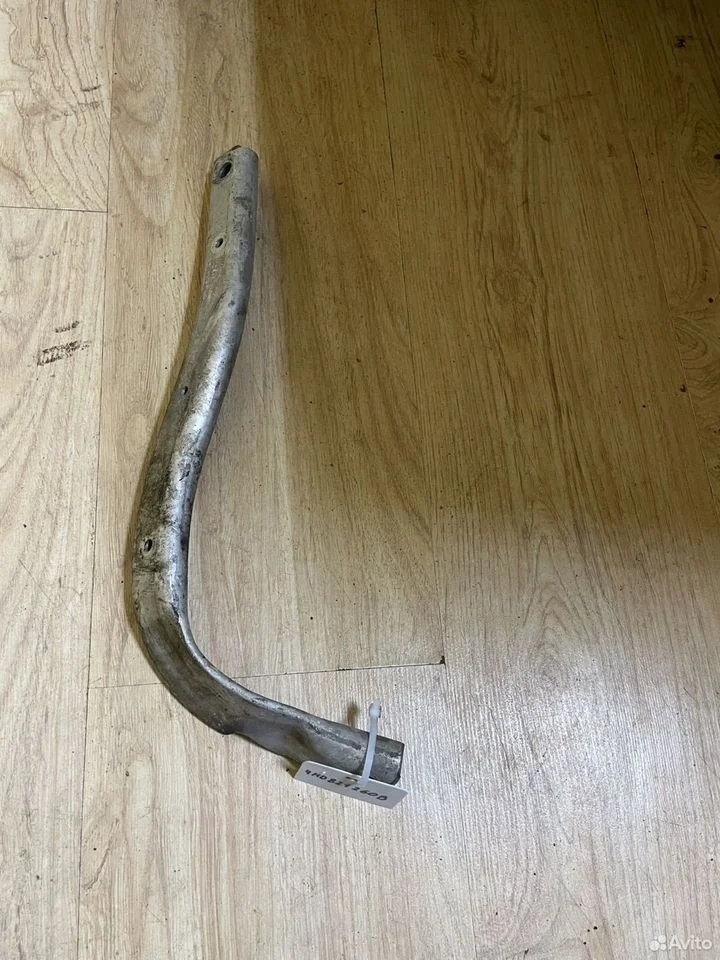 Кронштейн переднего правого крыла audi a8 d4
