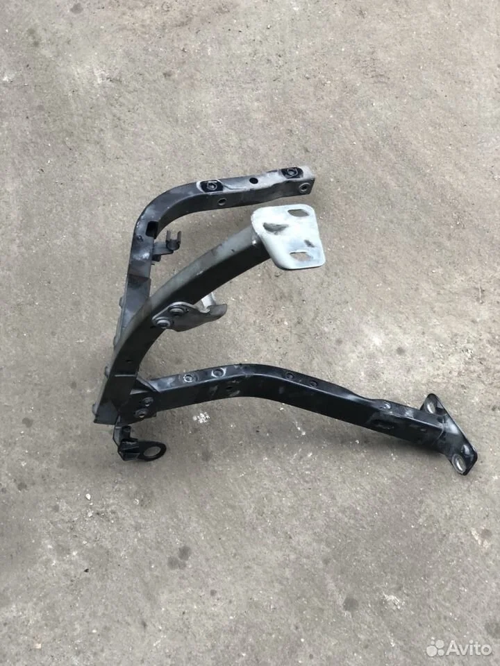 Кронштейн левого крыла audi a8 audi s8 d3
