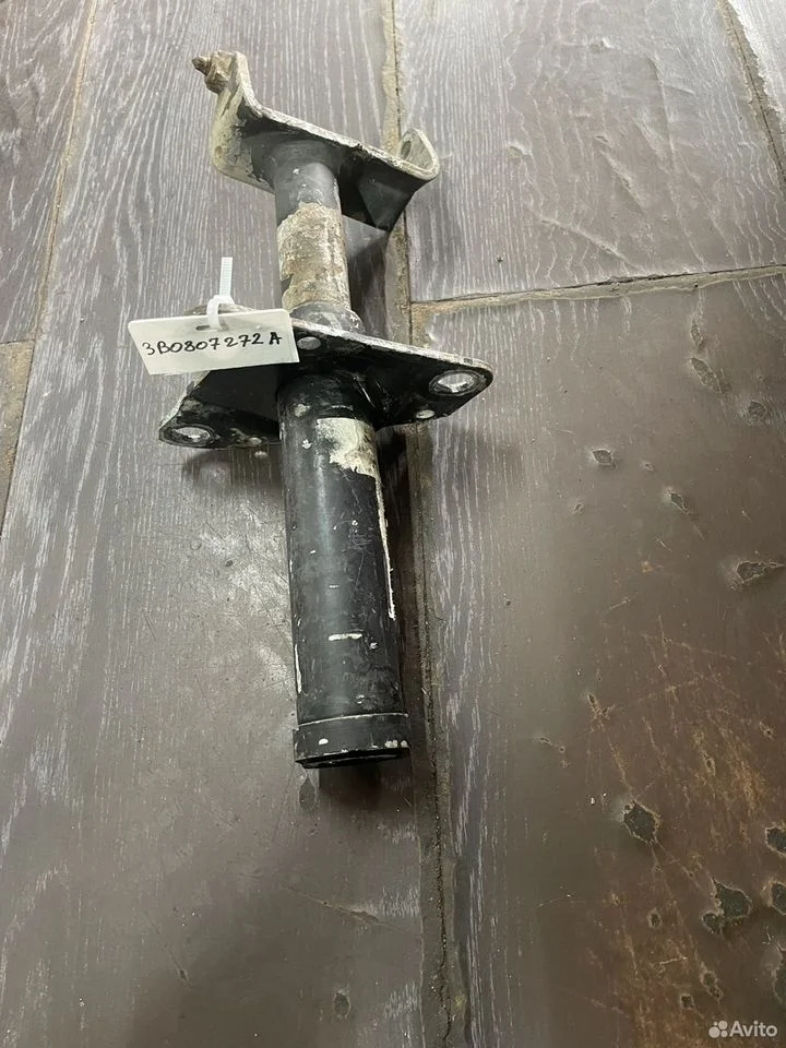 Кронштейн усилителя бампера passat b5 3b0807272a