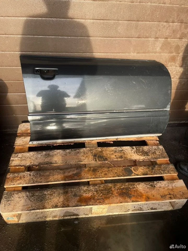 Дверь передняя правая audi a8 d2 до рест 4d0831052