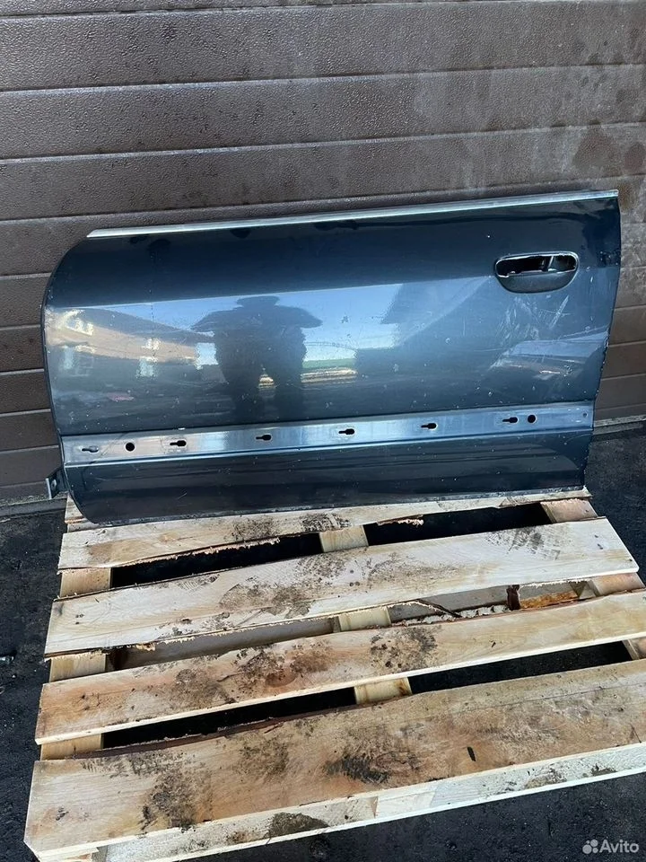 Дверь передняя левая audi a8 d2 4d0831051e