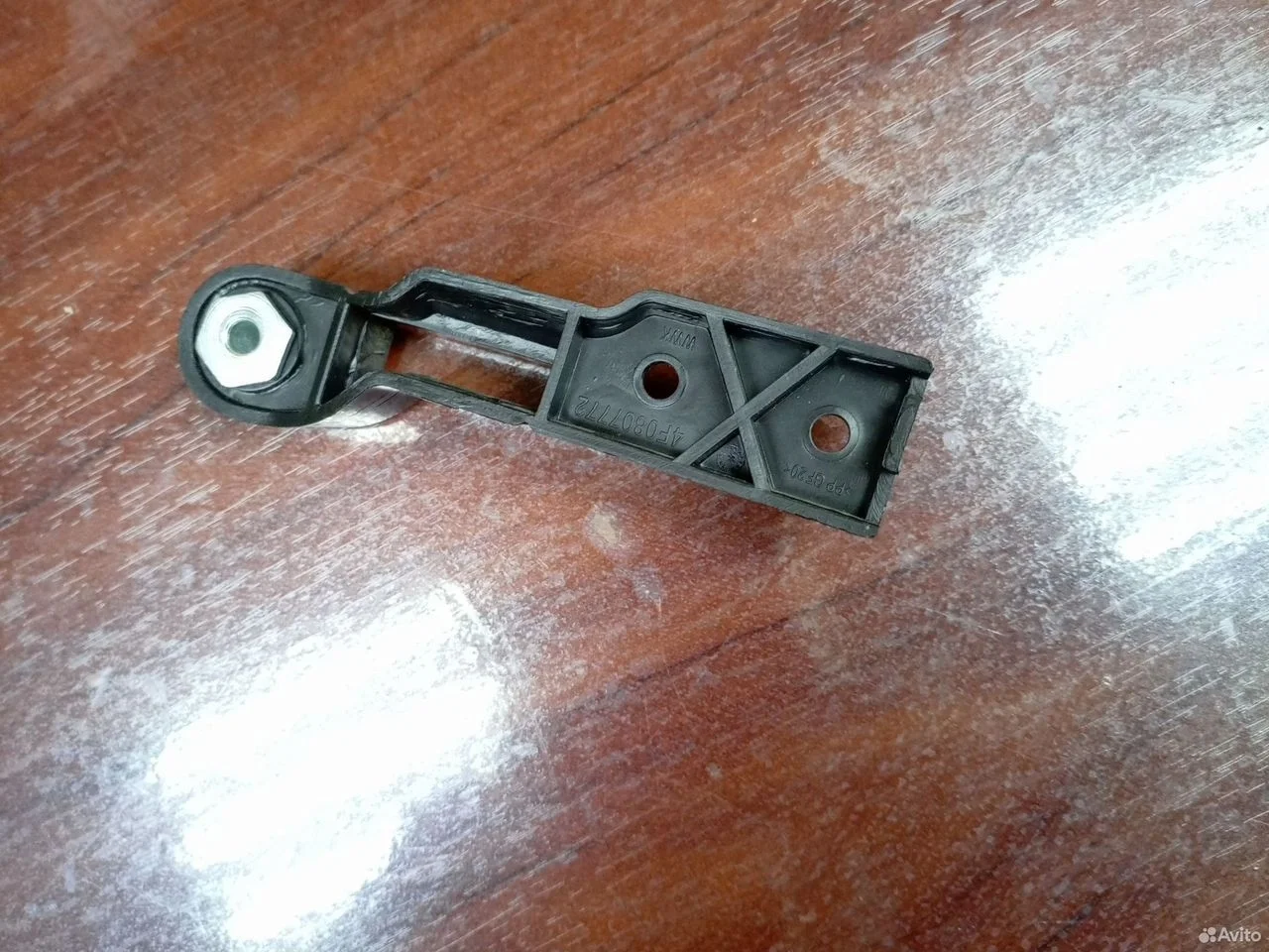 Кронштейн бампера п.п. audi a6 c6 4f0807772