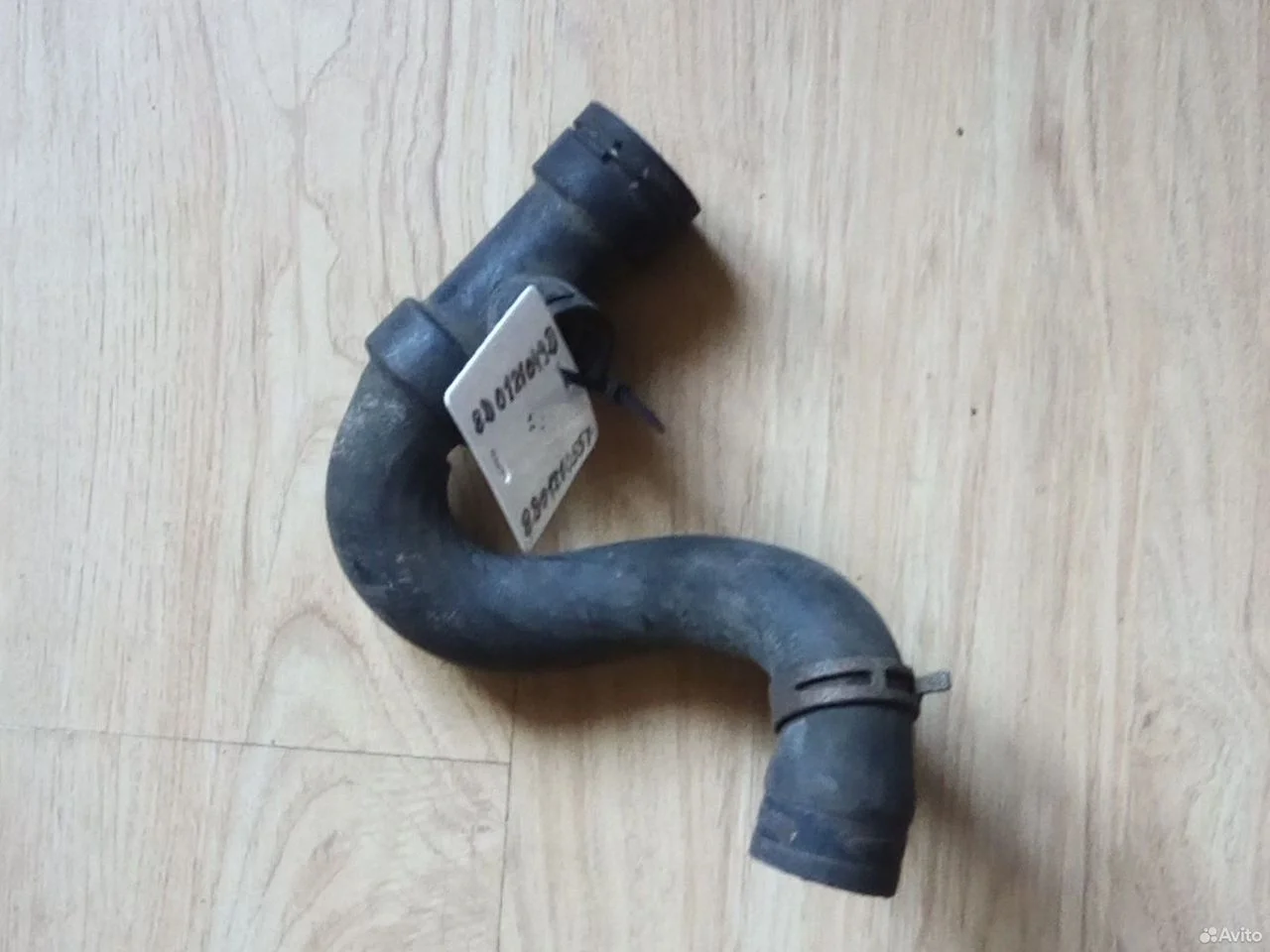 Патрубок системы охлаждения vag 8d0121055t