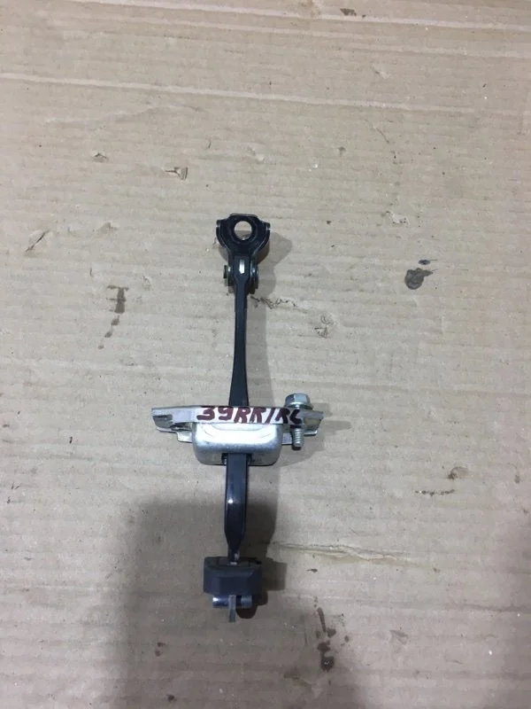 Ограничитель двери Lexus Es200 2016 6863033100 XV60 6AR-FSE, задний