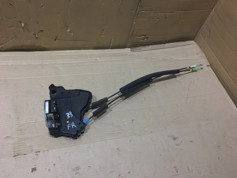 Замок двери передней правой LEXUS ES200 2016 6903042221 XV60 6AR-FSE, передний правый