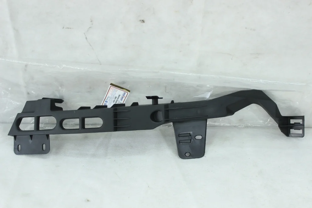 Кронштейн переднего бампера левый Opel Astra J 12-