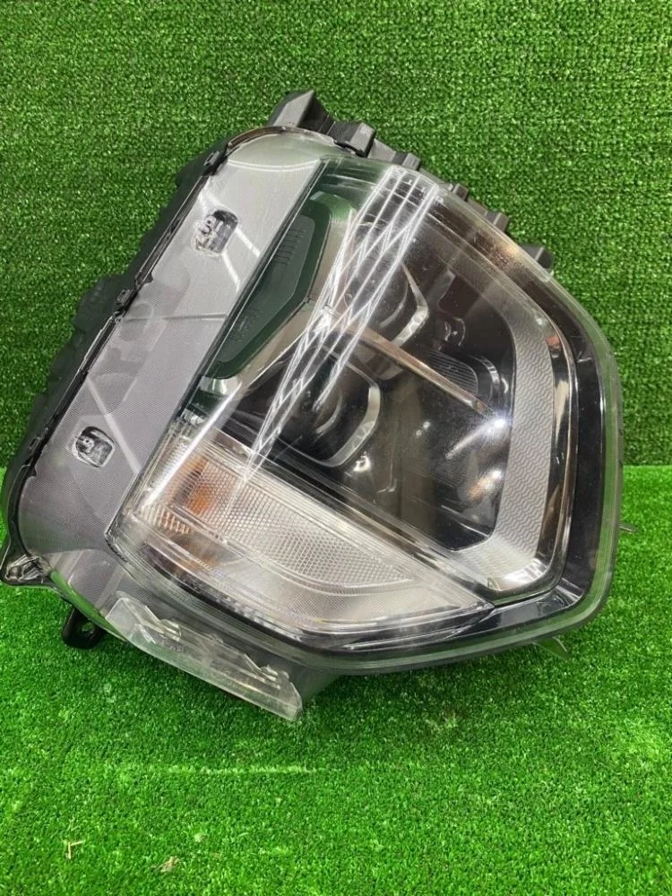 Фара Hyundai Santa Fe 2020 92102S1110 TM D4HB, правая