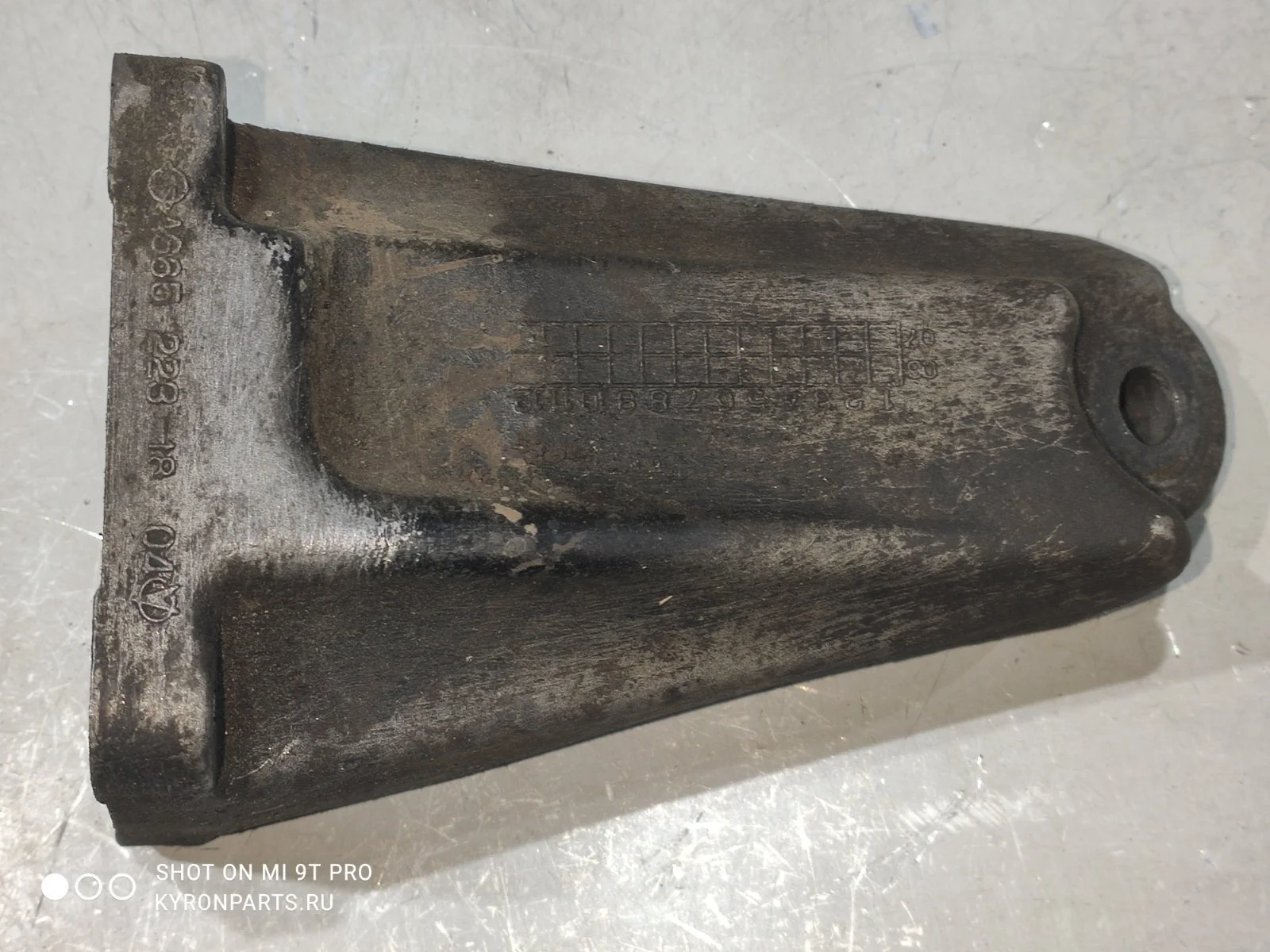 Кронштейн крепления двигателя SsangYong Kyron 2007 D100