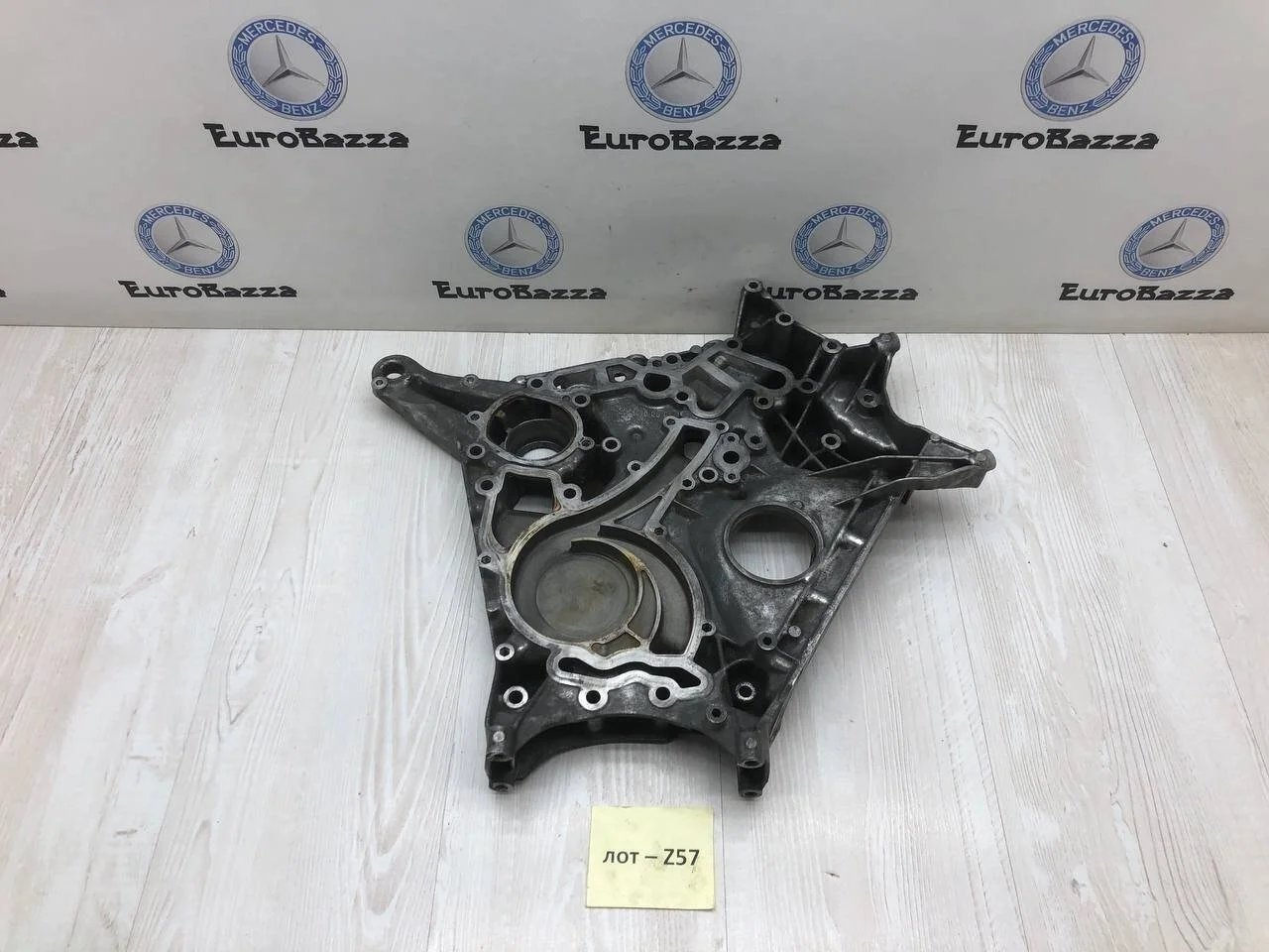 Передняя крышка двигателя Mercedes М273 M272